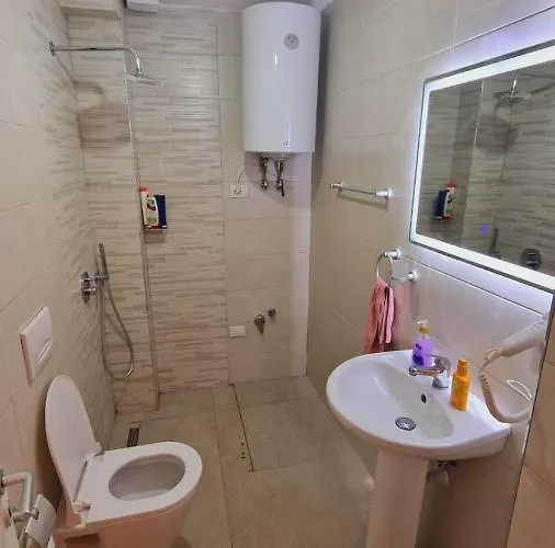 For 6 Person With Garden Appartement *